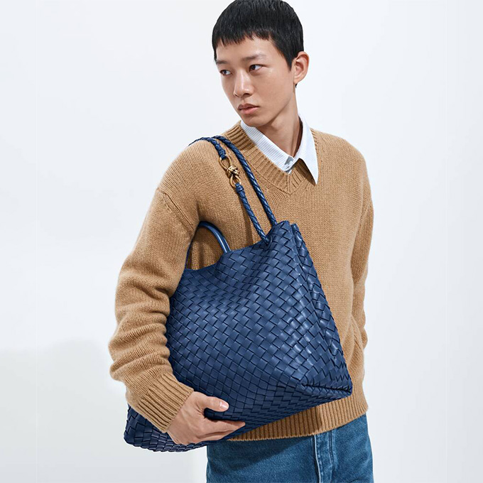 bottega veneta andiamo large woven tote bag #743575